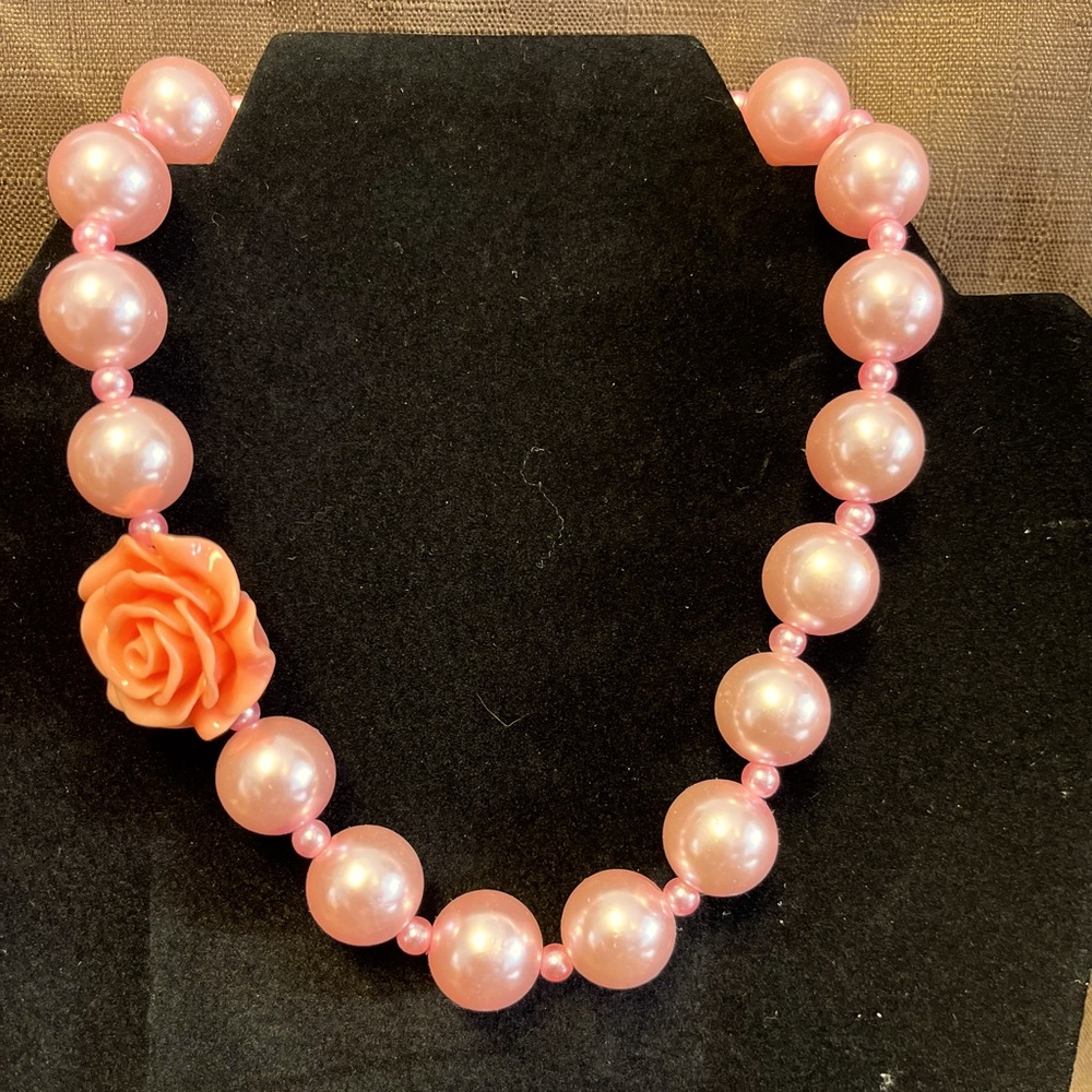14” pink pearl necklace with rose pendant